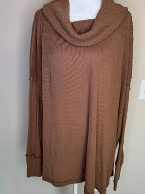We The Free Free People Funnel Neck Split Back Knit top size Large